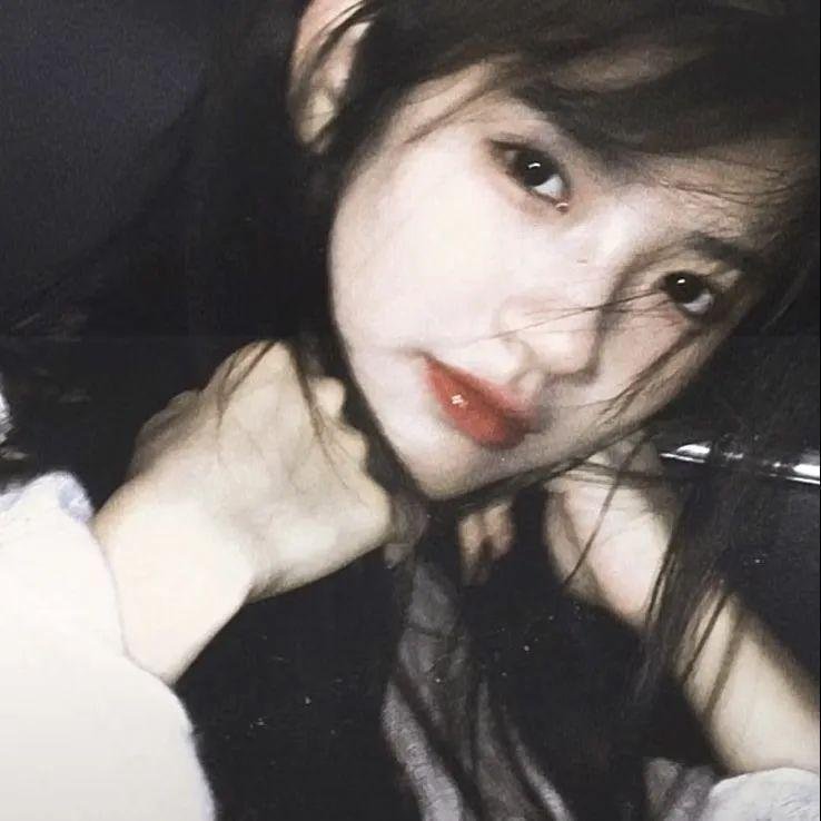 纸板屋女孩